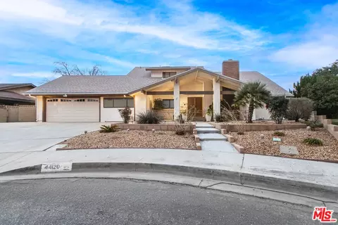 44120 Planet Cir, Lancaster, CA 93536