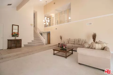 44120 Planet Cir, Lancaster, CA 93536 photo 2