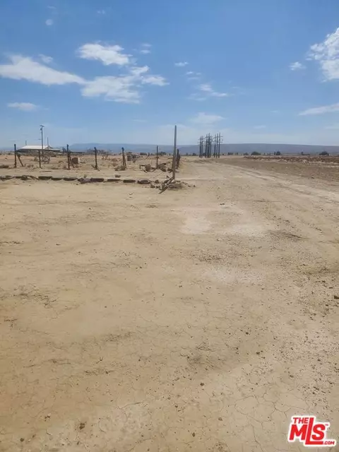 7797 Quartz Rd, Cantil, CA 93519 photo 20