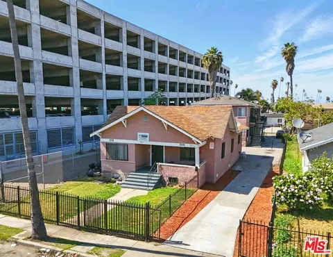 925 W 84th St, Los Angeles, CA 90044