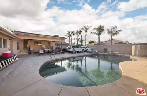 Exterior - 7200 Clifftop Way, Bakersfield, CA 93306 photo 6 of 10