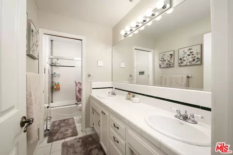 Bath - 7200 Clifftop Way, Bakersfield, CA 93306 photo 6 of 7