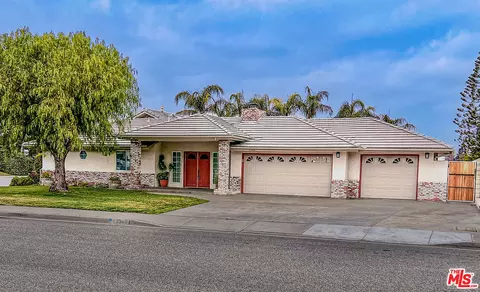 Exterior - 7200 Clifftop Way, Bakersfield, CA 93306 photo 10 of 10