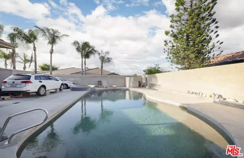 Exterior - 7200 Clifftop Way, Bakersfield, CA 93306 photo 5 of 10