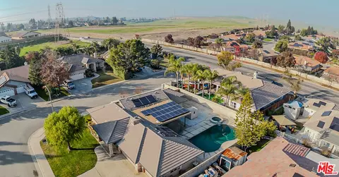 View/Area - 7200 Clifftop Way, Bakersfield, CA 93306 photo 5 of 7