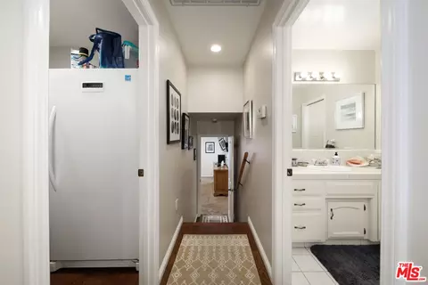 Entry Way - 7200 Clifftop Way, Bakersfield, CA 93306 photo 2 of 3