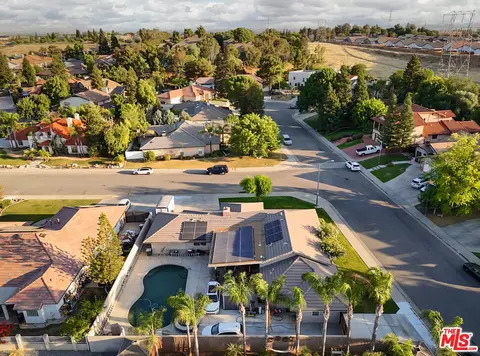 View/Area - 7200 Clifftop Way, Bakersfield, CA 93306 photo 4 of 7