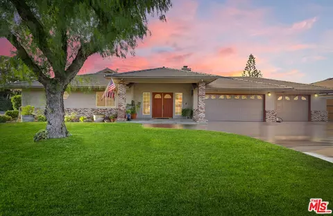 Exterior - 7200 Clifftop Way, Bakersfield, CA 93306 photo 9 of 10