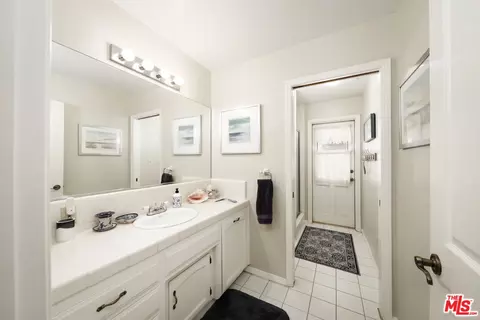 Bath - 7200 Clifftop Way, Bakersfield, CA 93306 photo 1 of 7