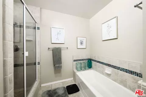 Bath - 7200 Clifftop Way, Bakersfield, CA 93306 photo 4 of 7