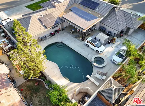 View/Area - 7200 Clifftop Way, Bakersfield, CA 93306 photo 3 of 7