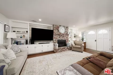 Living - 7200 Clifftop Way, Bakersfield, CA 93306 photo 2 of 3