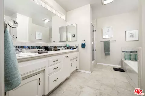 Bath - 7200 Clifftop Way, Bakersfield, CA 93306 photo 3 of 7