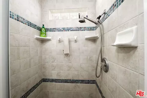 Bath - 7200 Clifftop Way, Bakersfield, CA 93306 photo 5 of 7