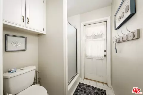 Bath - 7200 Clifftop Way, Bakersfield, CA 93306 photo 2 of 7