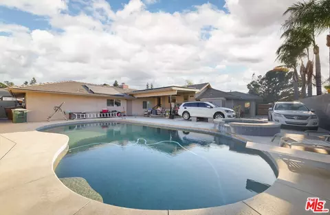 Exterior - 7200 Clifftop Way, Bakersfield, CA 93306 photo 7 of 10