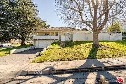 7741 Airport Blvd, Los Angeles, CA 90045