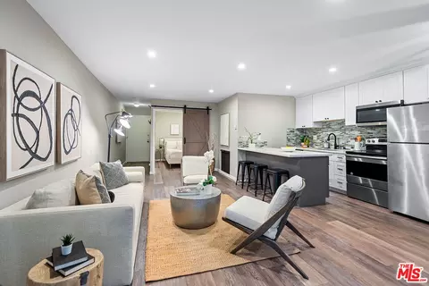 11645 Montana Ave #121, Los Angeles, CA 90049