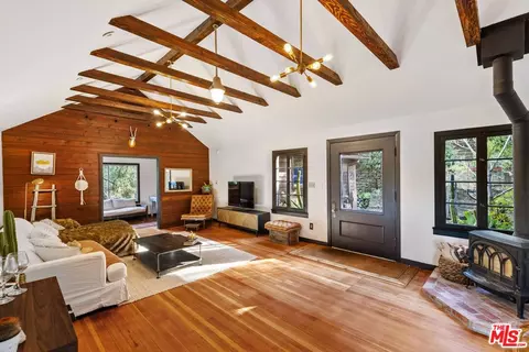 1551 Penny Rd, Topanga, CA 90290