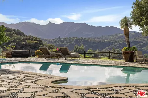 1551 Penny Rd, Topanga, CA 90290