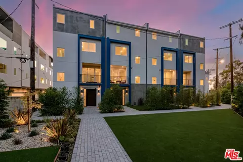 5851 Westside Crossing Ln, Los Angeles, CA 90034