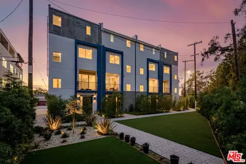 5853 Westside Crossing Ln, Los Angeles, CA 90034