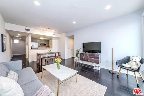 436 S Virgil Ave #PH 1, Los Angeles, CA 90020