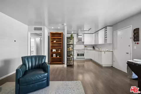 970 Palm Ave #218, West Hollywood, CA 90069