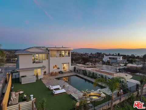 735 Lachman Ln, Pacific Palisades, CA 90272