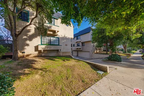 170 N Sierra Bonita Ave #4, Pasadena, CA 91106