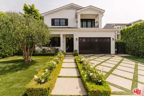 10560 Bradbury Rd, Los Angeles, CA 90064