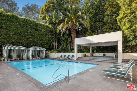 1131 Alta Loma Rd #412, West Hollywood, CA 90069