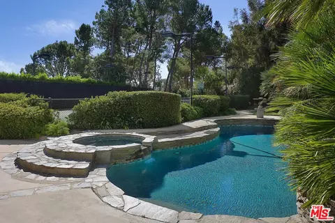 4219 Tarzana Estates Dr, Tarzana, CA 91356