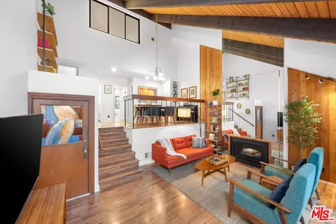 5121 Westpark Dr #105, Valley Village, CA 91601