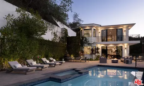 3820 Knobhill Dr, Sherman Oaks, CA 91423