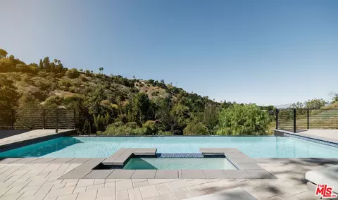 3820 Knobhill Dr, Sherman Oaks, CA 91423