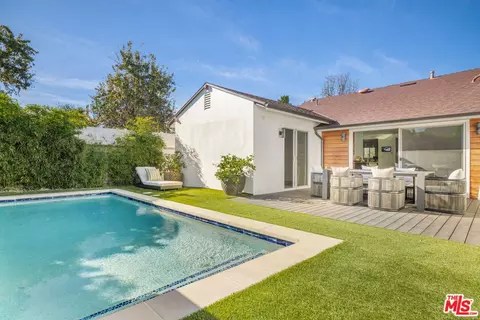 5860 Alcove Ave, Valley Village, CA 91607