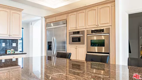 Kitchen - 8321 Overview Ct, Yucaipa, CA 92399 photo 4 of 5