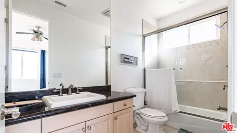 Bath - 8321 Overview Ct, Yucaipa, CA 92399 photo 8 of 11