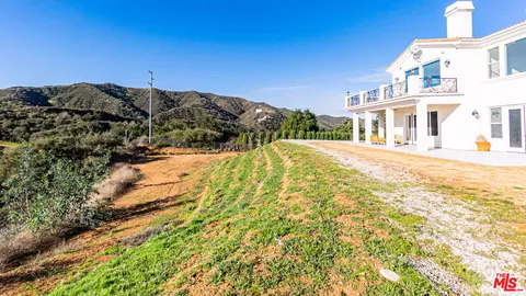 Exterior - 8321 Overview Ct, Yucaipa, CA 92399 photo 6 of 8