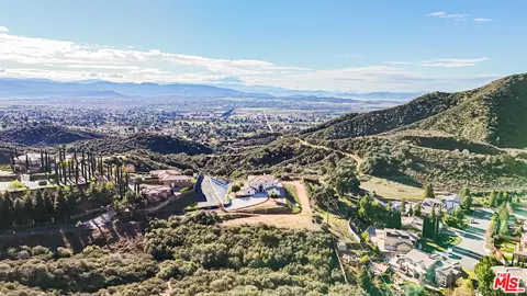 View/Area - 8321 Overview Ct, Yucaipa, CA 92399 photo 2 of 14