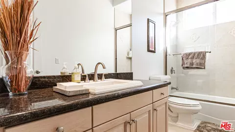 Bath - 8321 Overview Ct, Yucaipa, CA 92399 photo 3 of 11