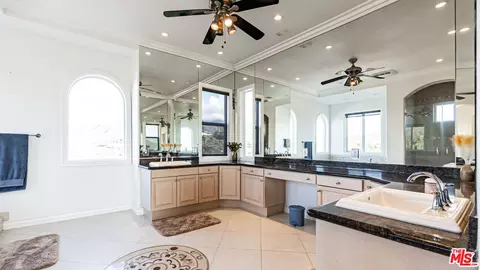 Bath - 8321 Overview Ct, Yucaipa, CA 92399 photo 4 of 11
