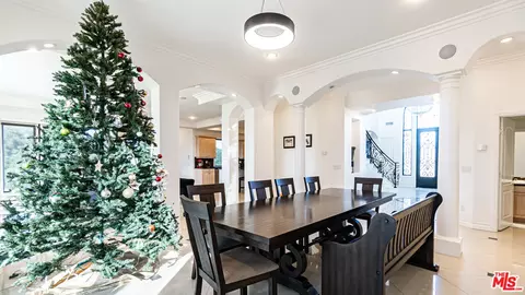 Dining - 8321 Overview Ct, Yucaipa, CA 92399 photo 3 of 3