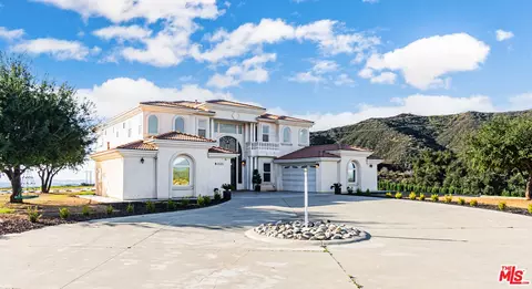 Exterior - 8321 Overview Ct, Yucaipa, CA 92399 photo 3 of 8