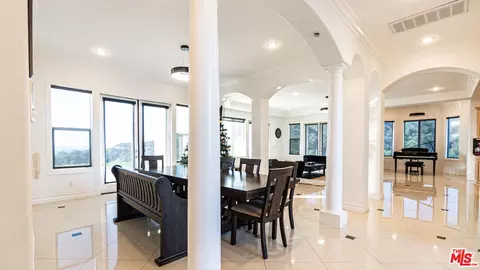 Dining - 8321 Overview Ct, Yucaipa, CA 92399 photo 2 of 3