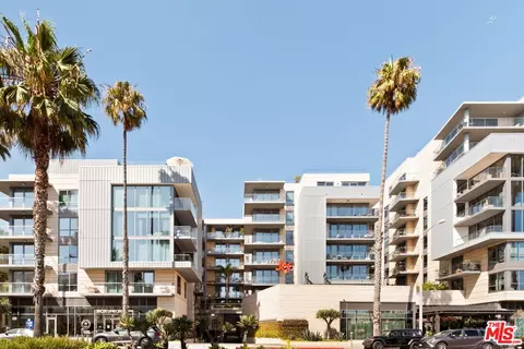 1755 Ocean Ave #308, Santa Monica, CA 90401