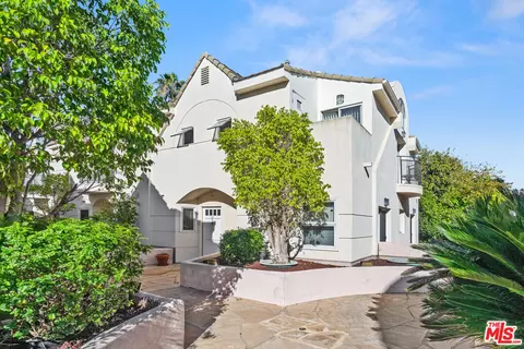 5107 Coldwater Canyon Ave #13, Sherman Oaks, CA 91423