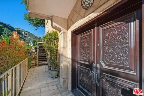 1808 Franklin Canyon Dr, Beverly Hills, CA 90210