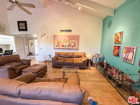 1833 S Araby Dr #11, Palm Springs, CA 92264